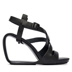 Sandały United Nude. Czarne sandały damskie United Nude, bez wzorów, bez obcasa, na koturnie, bez zapięcia. Za 1,469.00 zł.