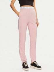 Guess Spodnie dresowe O5RB01 KCO31 Różowy Regular Fit. Czerwone spodnie dresowe damskie Guess, xl, z aplikacjami, z bawełny. Za 239.99 zł.