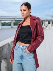 Jeansy mom fit - niebieski. Niebieskie jeansy damskie Sinsay, z podwyższonym stanem. Za 49.99 zł.