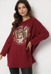 Bordowa Bluzka Bawełniana Oversize z Nadrukiem i Cyrkoniami Reriola. Czerwone bluzki damskie Born2be, bez wzorów, z bawełny, bez kołnierzyka, bez ramiączek. Za 69.99 zł.