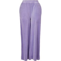 Spodnie damskie Urban Classics wysoka talia straight velvet (GT). Niebieskie spodnie dresowe damskie Urban Classics, bez wzorów. Za 214.00 zł.