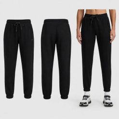 4F SPODNIE DAMSKIE DRESOWE JOGGERY SPORTOWE XS F1658 SS26. Niebieskie spodnie sportowe damskie 4F, uniwersalny, bez wzorów, z bawełny, na fitness i siłownię. Za 88.56 zł.
