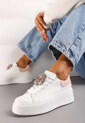 Biało-Różowe Sneakersy na Grubej Podeszwie z Ozdobną Aplikacją Kamienia Danthia. Białe obuwie sportowe damskie Renee, z jeansu, bez zapięcia. Za 79.99 zł.
