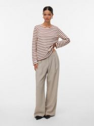 Vero Moda Koszulka w kolorze czerwono-białym rozmiar: XS. Brązowe koszulki damskie Vero Moda, xs, bez wzorów, bez kołnierzyka, bez ramiączek. Za 108.99 zł.