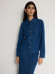 Jeansowa koszula z zaszewkami - indigo jeans. Niebieskie koszule damskie Reserved, l, bez wzorów, z bawełny, bez kołnierzyka, bez ramiączek. W wyprzedaży za 99.99 zł.