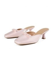 Loft37 Klapki w kolorze jasnoróżowym rozmiar: 38. Różowe klapki damskie loft37, bez wzorów, bez obcasa, na szpilce, bez zapięcia. Za 347.99 zł.