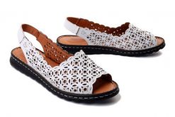 ARTIKER RELAKS 52C0433 white, sandały damskie. Białe sandały damskie Artiker Relaks, w ażurowe wzory, ze skóry, bez obcasa, bez zapięcia. Za 191.92 zł.