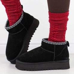 Czarne skórzane ciepłe zimowe mukluki, eskimoski T.Sokolski 530. Czarne śniegowce damskie Sokolski, ze skóry. Za 199.00 zł.