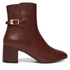Botki HÖGL. Czerwone botki damskie Högl, bez obcasa, na słupku, bez zapięcia. Za 719.99 zł.