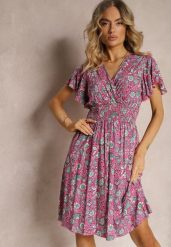 Różowa Kwiecista Sukienka z Wiskozy z Dekoltem w Serek i Gumką w Pasie Miralia. Czerwone sukienki damskie Renee, bez wzorów, z jeansu, bez ramiączek. Za 49.99 zł.