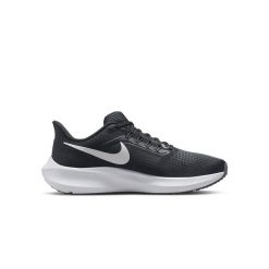 Buty do biegania damskie Nike Air Zoom Pegasus 39. Czarne obuwie sportowe damskie Nike, z gumy, bez zapięcia, do biegania. Za 671.00 zł.