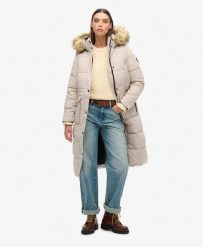Długi pikowany płaszcz Everest od SUPERDRY. Szare płaszcze damskie Superdry, m, bez wzorów, z nylonu, bez kaptura. Za 864.75 zł.