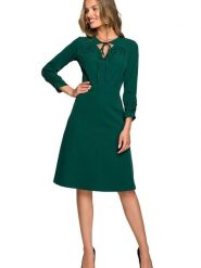Stylove Sukienka w kolorze zielonym rozmiar: M. Zielone sukienki damskie Stylove, bez wzorów, bez ramiączek. Za 207.39 zł.