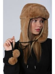 Lucky Bees Czapka w kolorze karmelowym rozmiar: onesize. Brązowe czapki damskie Lucky Bees, bez wzorów, z futra. Za 43.99 zł.