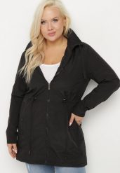 Czarna Kurtka Parka z Odpinanym Kapturem Delavin. Czarne kurtki damskie Born2be, plus size, bez wzorów, z jeansu. Za 139.99 zł.