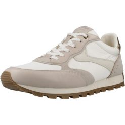 Buty CARMELA 163114C Beżowy. Brązowe obuwie trekkingowe damskie Carmela, ze skóry, bez zapięcia. Za 282.55 zł.