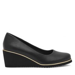 Półbuty Clara Barson. Czarne półbuty damskie Clara Barson, bez wzorów, bez obcasa, na koturnie, bez zapięcia. Za 129.99 zł.