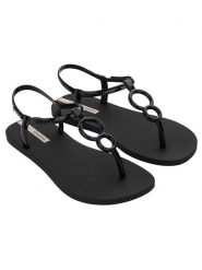 Ipanema Japonki w kolorze czarnym rozmiar: 40. Czarne klapki damskie Ipanema, bez wzorów, z otwartym noskiem, bez obcasa, bez zapięcia. Za 97.74 zł.