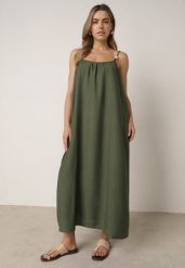 Zielona Pudełkowa Sukienka Boho z Wiskozy na Ramiączkach z Ozdobnymi Koralikami Erane. Zielone sukienki damskie Born2be, bez wzorów, z tkaniny, boho, bez ramiączek. Za 89.99 zł.