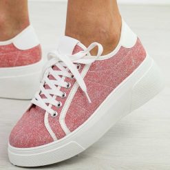 Czerwone sneakersy damskie McBraun 23356. Czerwone obuwie sportowe damskie McBraun, na jesień, z jeansu, bez zapięcia. Za 99.00 zł.