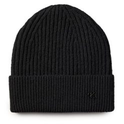 Czapka Calvin Klein. Czarne czapki damskie Calvin Klein, na zimę, bez wzorów. Za 139.99 zł.