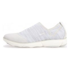 Geox Tenisówki Damskie Nebula 39 Kremowy. Obuwie sportowe casual damskie marki Geox. W wyprzedaży za 374.00 zł.