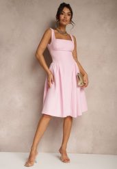 Różowa Sukienka o Rozkloszowanym Fasonie z Kokardą na Tyle Soneritia. Czerwone sukienki damskie Renee, bez wzorów, eleganckie, bez ramiączek. W wyprzedaży za 135.99 zł.