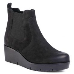 Botki Lasocki. Czarne botki damskie Lasocki, bez obcasa, na koturnie, bez zapięcia. Za 111.99 zł.