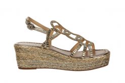 Sandały Alma En Pena V2551454 Luna Bronze 207002, Złoty, Skóra ekologiczna - 36. Brązowe sandały damskie Alma En Pena, z aplikacjami, z gumy, bez obcasa, na koturnie, bez zapięcia. W wyprzedaży za 314.10 zł.