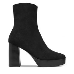 Botki DeeZee. Czarne botki damskie DeeZee, bez obcasa, na słupku, bez zapięcia. Za 199.99 zł.