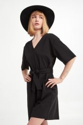 Kombinezon damski Vampata WEEKEND MAX MARA. Kombinezony damskie Weekend Max Mara, l, bez wzorów, bez kołnierzyka, bez ramiączek. W wyprzedaży za 685.30 zł.