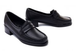 SOLO 013 W czarny, mokasyny damskie. Czarne mokasyny damskie Solo, bez obcasa. Za 244.90 zł.