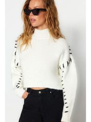 Trendyol Sweter w kolorze kremowym rozmiar: M. Brązowe swetry klasyczne damskie Trendyol, m, ze splotem, bez kołnierzyka. Za 100.52 zł.