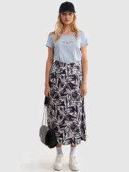 Spódnica damska midi z modalu z motywem kwiatowym czarna Kareni 906. Czarne spódnice damskie Big Star, na co dzień, l, bez wzorów, z materiału, eleganckie, midi. W wyprzedaży za 129.99 zł.