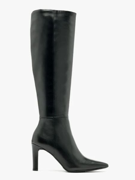 Czarne kozaki na obcasie. Czarne kozaki damskie Ryłko, ze skóry, bez obcasa, na obcasie, bez zapięcia. Za 699.99 zł.