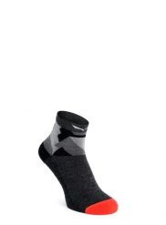 Krótkie skarpety damskie Salewa Pedroc Camo. Czarne skarpetki damskie Salewa, bez wzorów, z dzianiny. Za 149.00 zł.