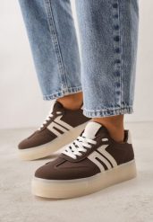 Brązowe Sneakersy Kultowe Tenisówki na Platformie Hlalna. Brązowe obuwie sportowe damskie Born2be, bez wzorów, z jeansu, bez zapięcia. Za 109.99 zł.