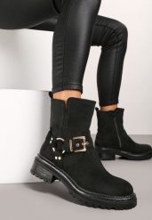 Czarne Botki z Imitacji Zamszu Zdobione Klamrą w Motocyklowym Stylu Ninnalea. Czarne botki damskie Born2be, z jeansu, eleganckie, bez obcasa, na obcasie, bez zapięcia. Za 139.99 zł.