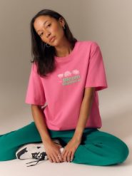 4F T-shirt loose z nadrukiem damski - różowy S. Czerwone t-shirty damskie 4F, l, bez wzorów, z materiału, bez kołnierzyka. Za 79.99 zł.