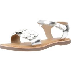 Sandały Gioseppo Model Imotski Kolor Srebrny. Szare sandały damskie Gioseppo, bez wzorów, ze skóry, bez obcasa, bez zapięcia. Za 201.45 zł.