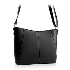 Torebka damska na ramię MILEY BETLEWSKI® czarny. Czarne torebki klasyczne damskie ze skóry ekologicznej, na ramię, bez dodatków. Za 159.99 zł.