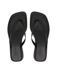 Vagabond Shoemakers Japonki Izzy 5913-401-20 Czarny. Czarne klapki damskie Vagabond Shoemakers, bez wzorów, ze skóry, bez obcasa, bez zapięcia. Za 369.99 zł.