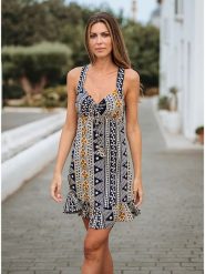 Isla Bonita by SIGRIS Sukienka w kolorze czarnym rozmiar: L. Czarne sukienki damskie Isla Bonita by SIGRIS, bez wzorów, z wiskozy, bez ramiączek. Za 100.99 zł.