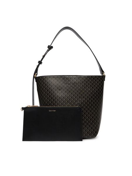 Calvin Klein Torebka Emblem Aop Medium Bucket LV04F3365G Czarny. Czarne torebki klasyczne damskie Calvin Klein, ze skóry, bez dodatków. Za 331.99 zł.
