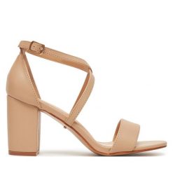 Sandały DeeZee. Brązowe sandały damskie DeeZee, bez wzorów, bez obcasa, na słupku, bez zapięcia. Za 129.99 zł.