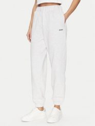 Guess Spodnie dresowe V5GB03 KCS01 Szary Regular Fit. Szare spodnie dresowe damskie Guess, xl, z aplikacjami, z bawełny. Za 189.99 zł.