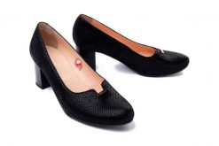 BIOECO BY ARKA 6192 0769 czarny, czółenka damskie. Czarne czółenka damskie Bioeco by Arka, bez wzorów, ze skóry, bez obcasa, na obcasie. Za 142.45 zł.