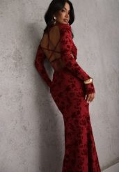 Czerwona Sukienka VICES Bodycon z Siateczki Ozdobionej Wzorem w Kwiaty Rivita. Czerwone sukienki damskie Renee, z aplikacjami, eleganckie, bez ramiączek. Za 149.99 zł.