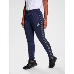 Spodnie dresowe damskie z poliestru Hummel Authentic. Niebieskie spodnie sportowe damskie Hummel, bez wzorów, z dresówki, do piłki nożnej. Za 193.50 zł.