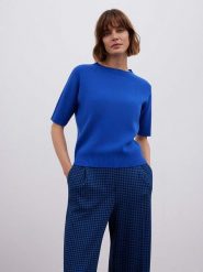 BGN Sweter w kolorze niebieskim rozmiar: 40. Niebieskie swetry klasyczne damskie BGN, z wełny, bez kołnierzyka. Za 109.26 zł.